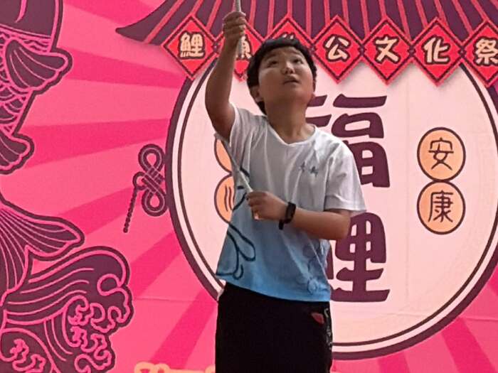 東新國小扯鈴隊參加鯉魚伯公文化祭演出