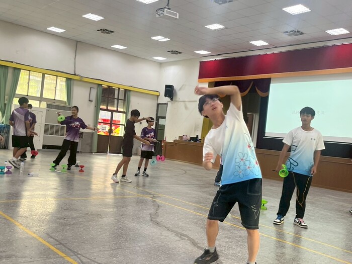 東新國小扯鈴隊技藝交流之旅圖片