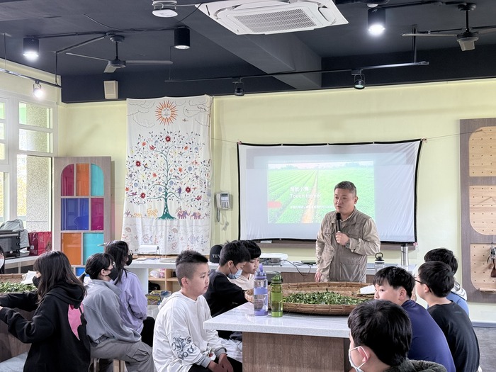 參與石岡國中職探中心辦理的「境地茶書」體驗課程圖片