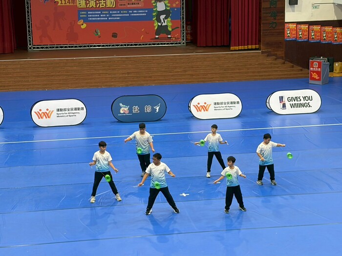 本校扯鈴隊參加「運動部全民運動署114年民俗運動經典展演活動」表現亮眼，榮獲多項佳績！圖片