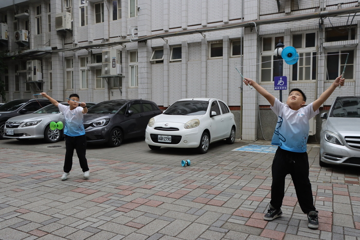 本校扯鈴隊參加「運動部全民運動署114年民俗運動經典展演活動」表現亮眼，榮獲多項佳績！圖片