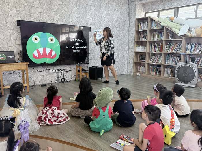 東新國小10月份英語日活動