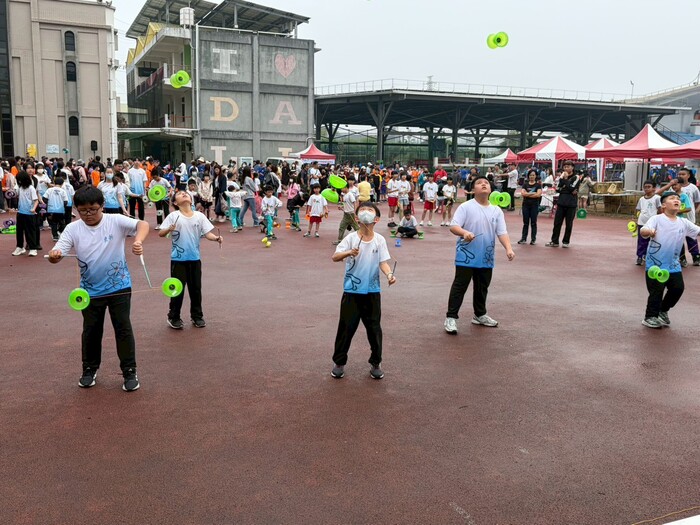 恭喜本校扯鈴隊在 2026臺中市體育嘉年華民俗體育錦標賽大放異彩😍