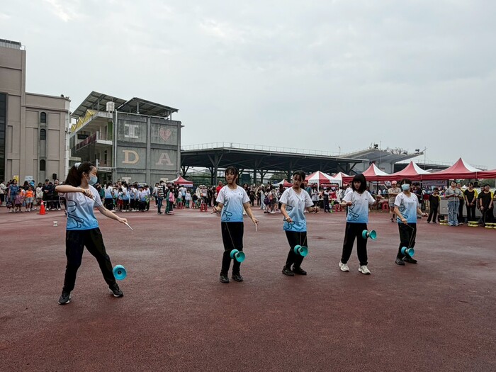 恭喜本校扯鈴隊在 2026臺中市體育嘉年華民俗體育錦標賽大放異彩😍