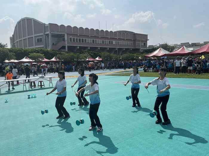 本校扯鈴隊參加114年臺中市民俗體育嘉年華成績優異圖片