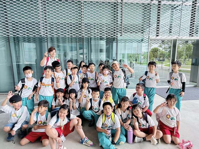 小腳丫遊大書房！低年級綠美圖驚奇之旅