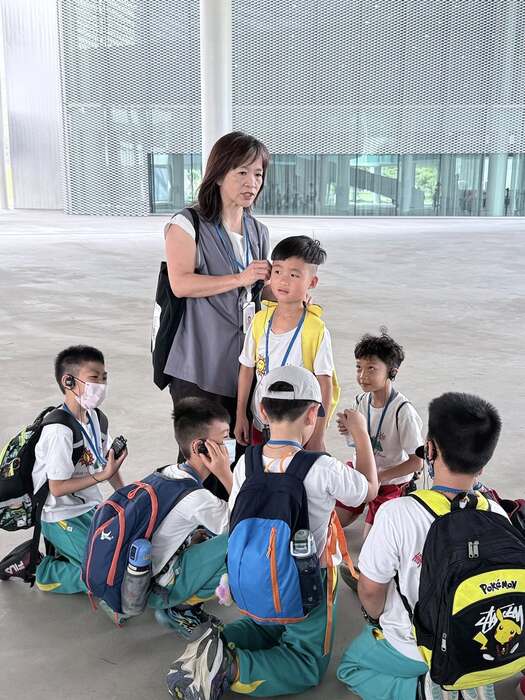 小腳丫遊大書房！低年級綠美圖驚奇之旅