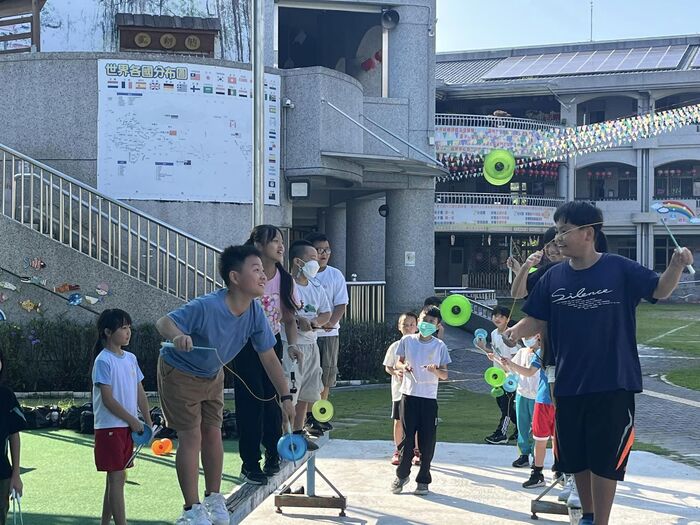 東新國小扯鈴隊練習日常