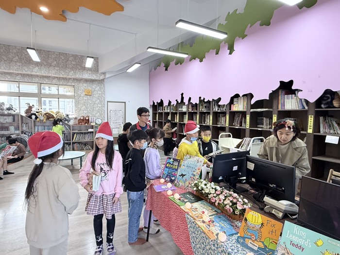 🎄東新國小聖誕系列活動~「聖誕閱讀趣」📖圖片