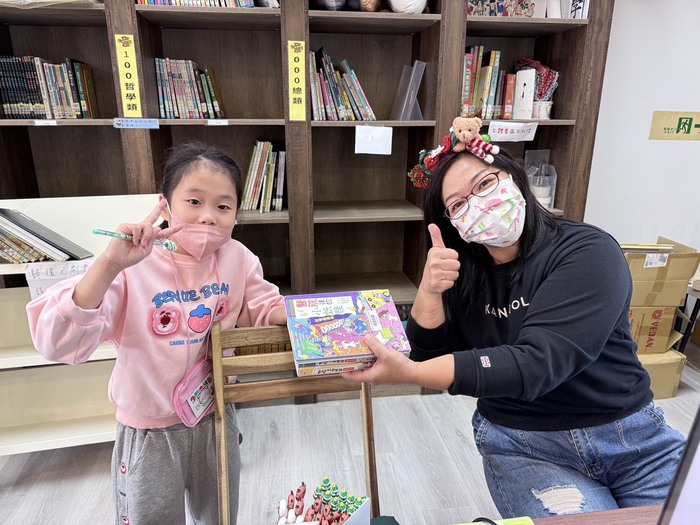 🎄東新國小聖誕系列活動~「聖誕閱讀趣」📖圖片