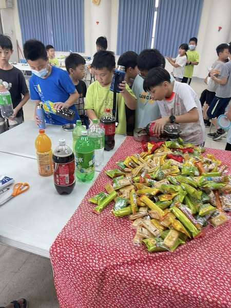 東新國小扯鈴隊期末同樂會圖片