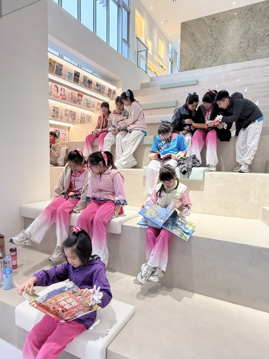 東新合唱團見證<許良宇圖書館>溫馨開幕圖片