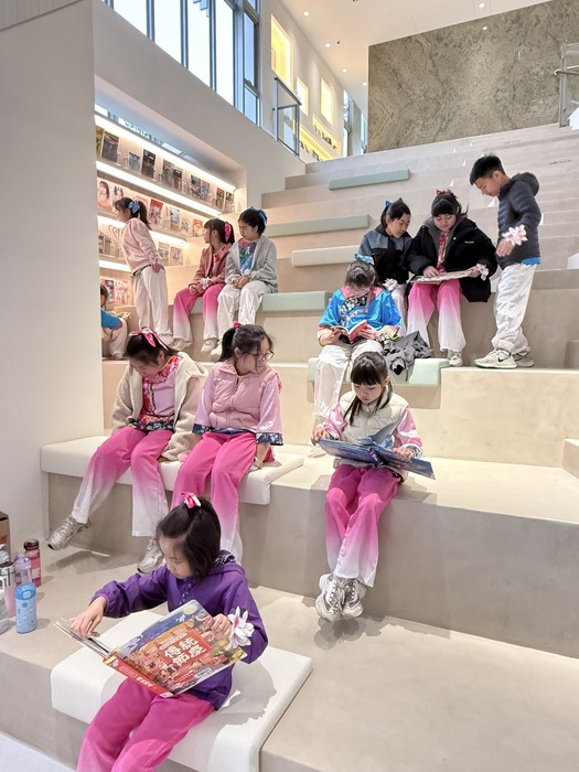 東新合唱團見證<許良宇圖書館>溫馨開幕圖片