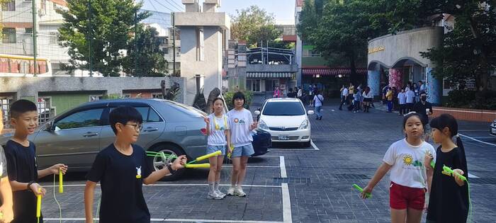 繩彩飛揚耀東新，汗水交織的成功之路